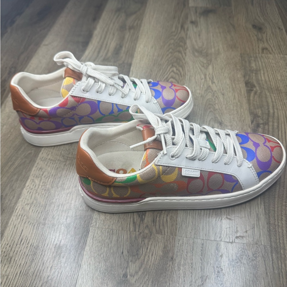 Authentic Coach sneakers 🌈